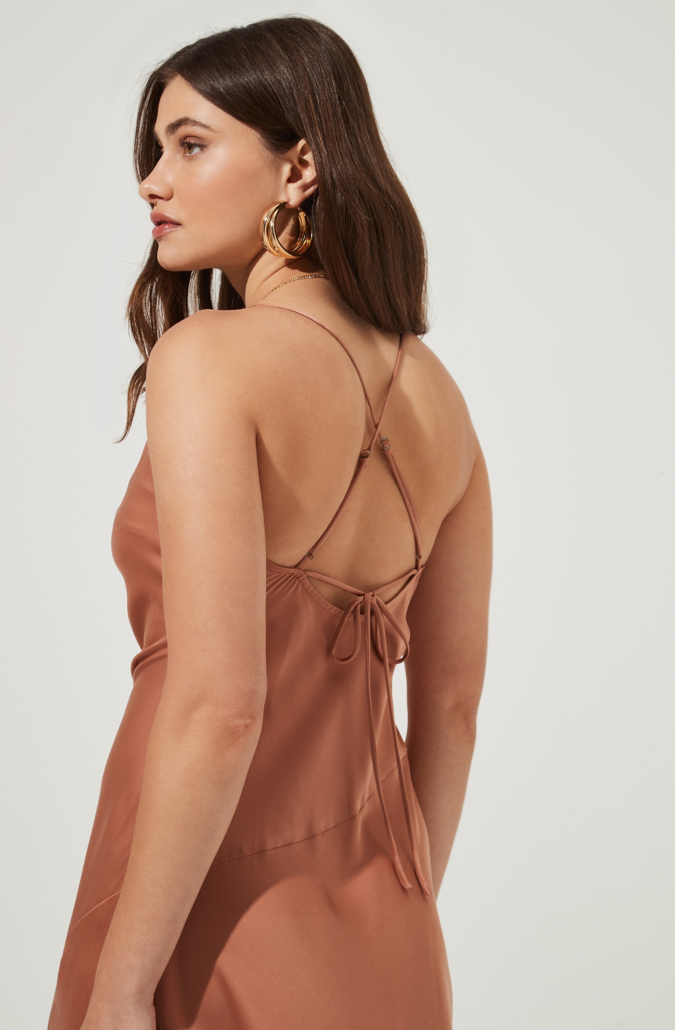 3-4Th Sleeve Flare Dress - This retro dress is just what you need to add a bit of color to your wardrobe. It lays emphasis on a round neckline.