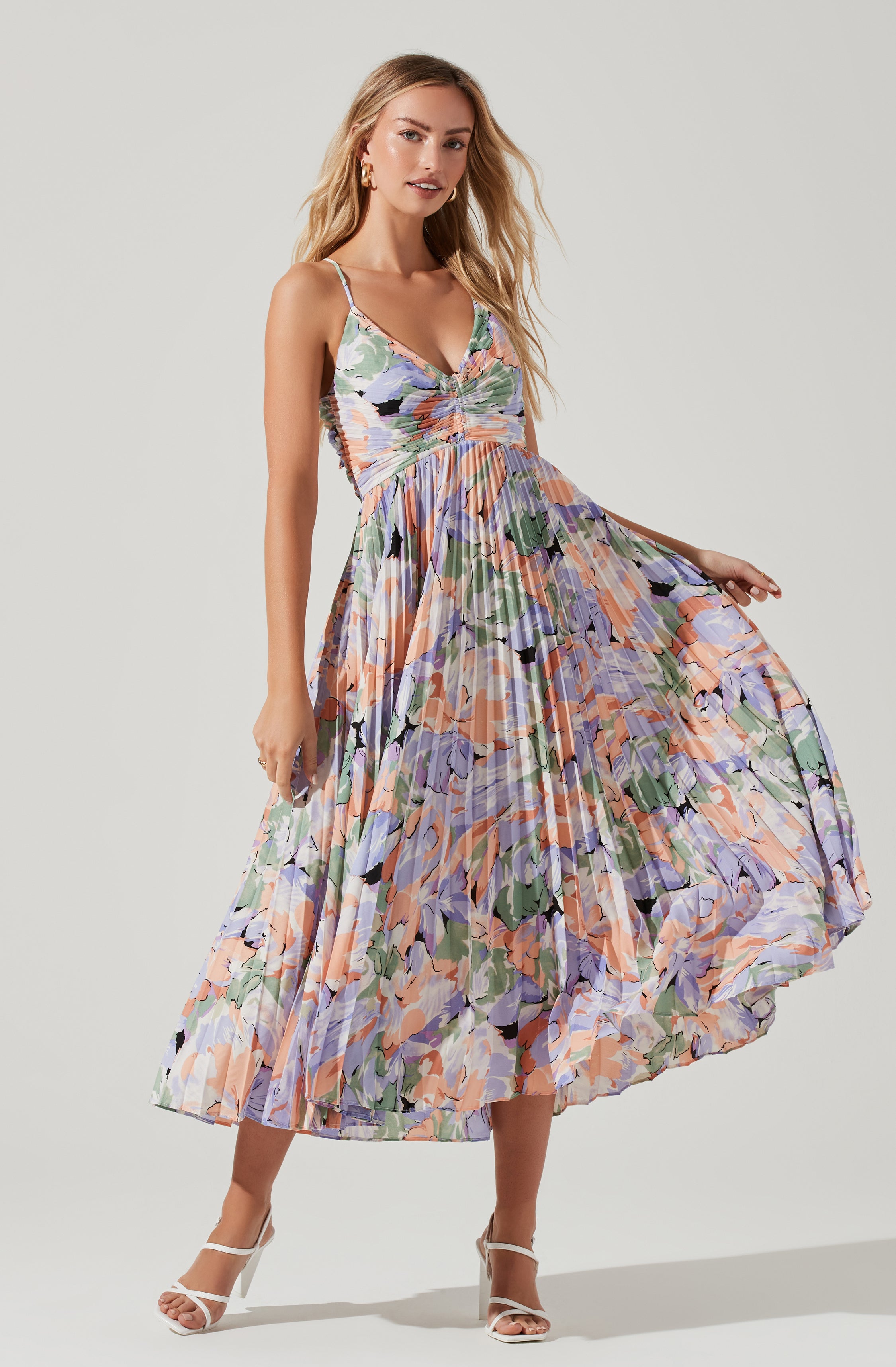 Sweetheart Neck Flare Dress - This dress is a cool option to pull off your holiday look. It flaunts a captivating sweetheart neckline.
