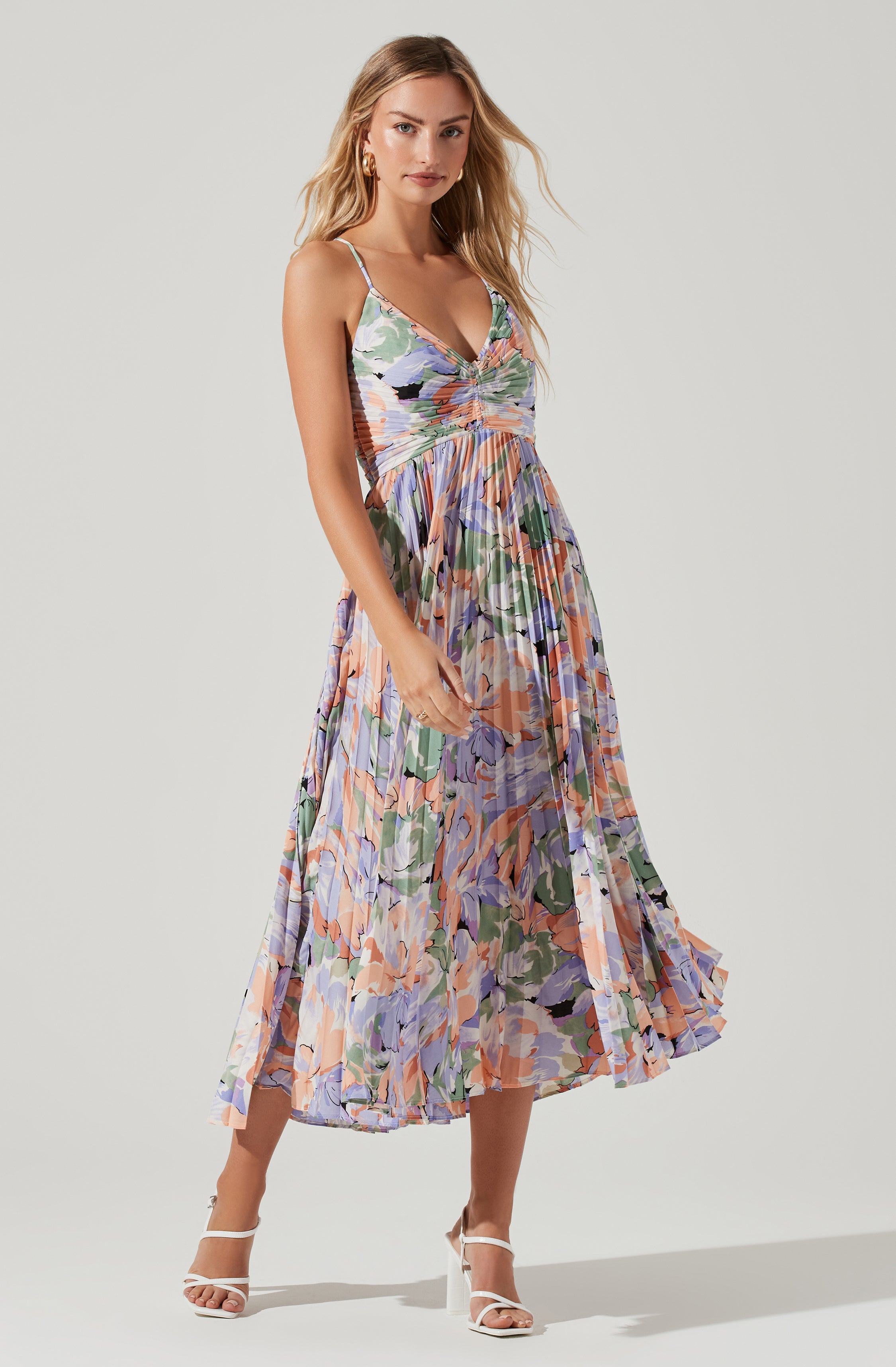 Sweetheart Neck Flare Dress - This dress is a cool option to pull off your holiday look. It flaunts a captivating sweetheart neckline.