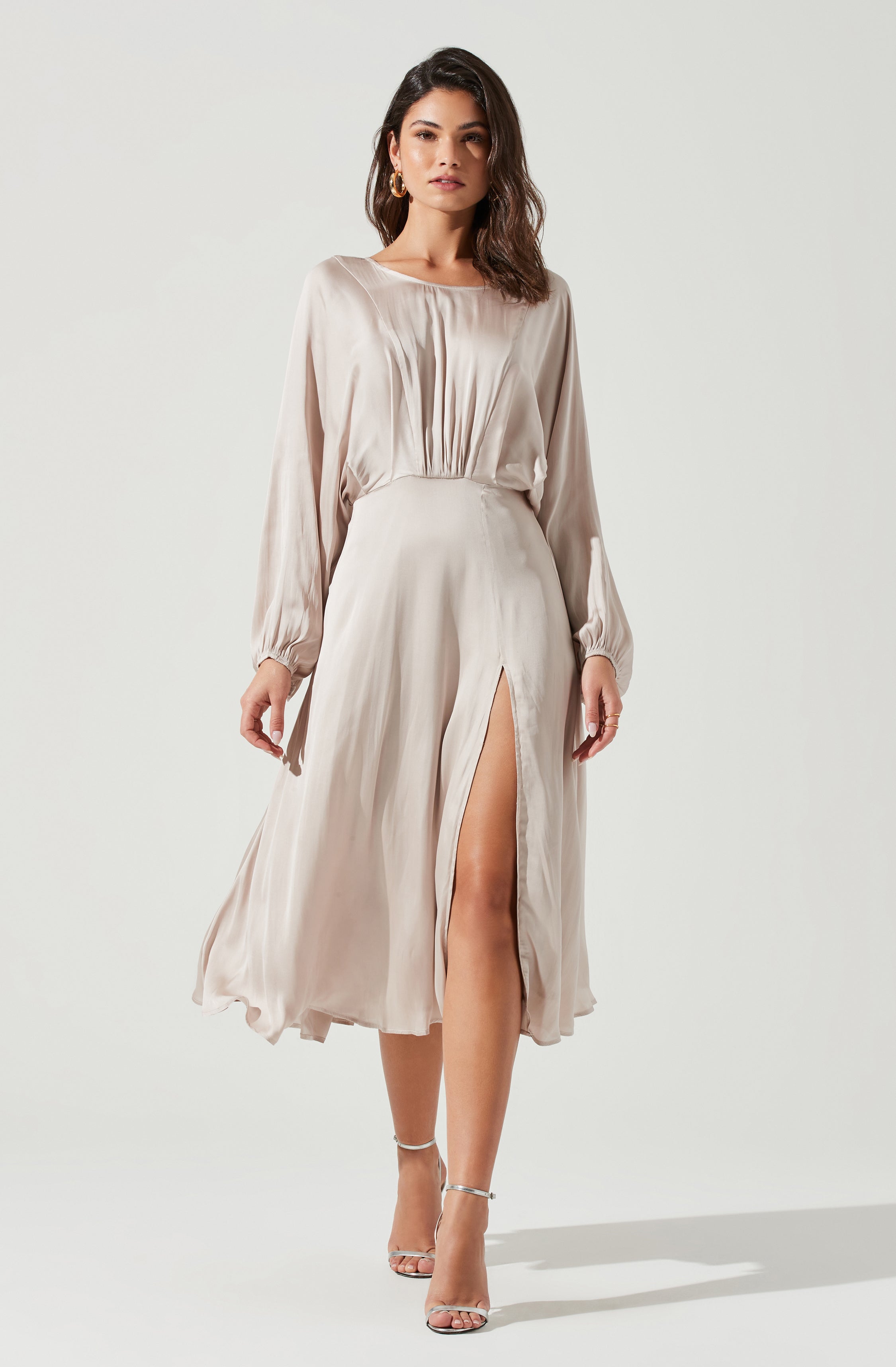 Long Sleeve Flare Dress - This dress is surely one of the more fashion forward options for your wardrobe. It comes with a slender highneck.