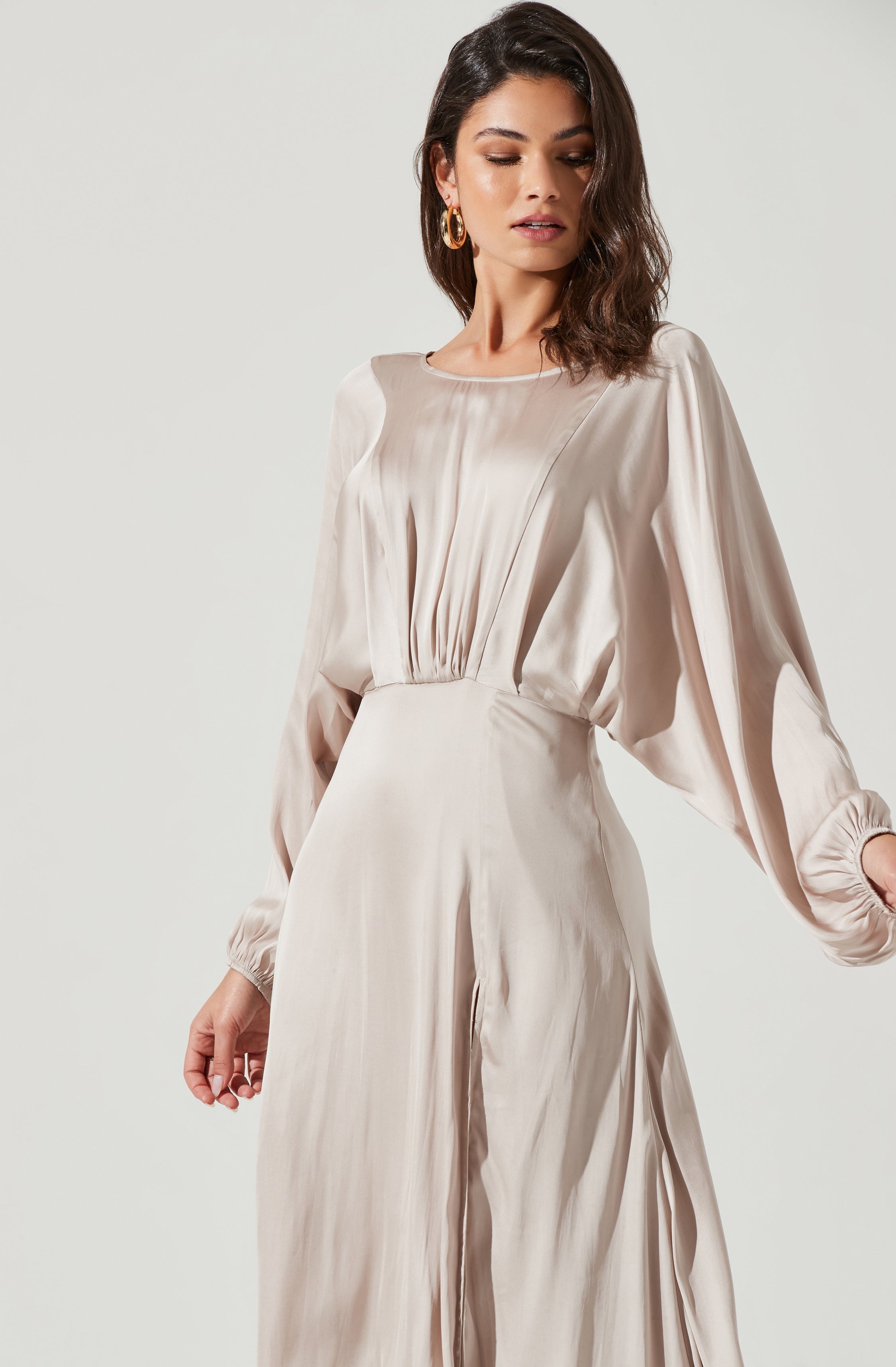 Long Sleeve Flare Dress - This dress is surely one of the more fashion forward options for your wardrobe. It comes with a slender highneck.