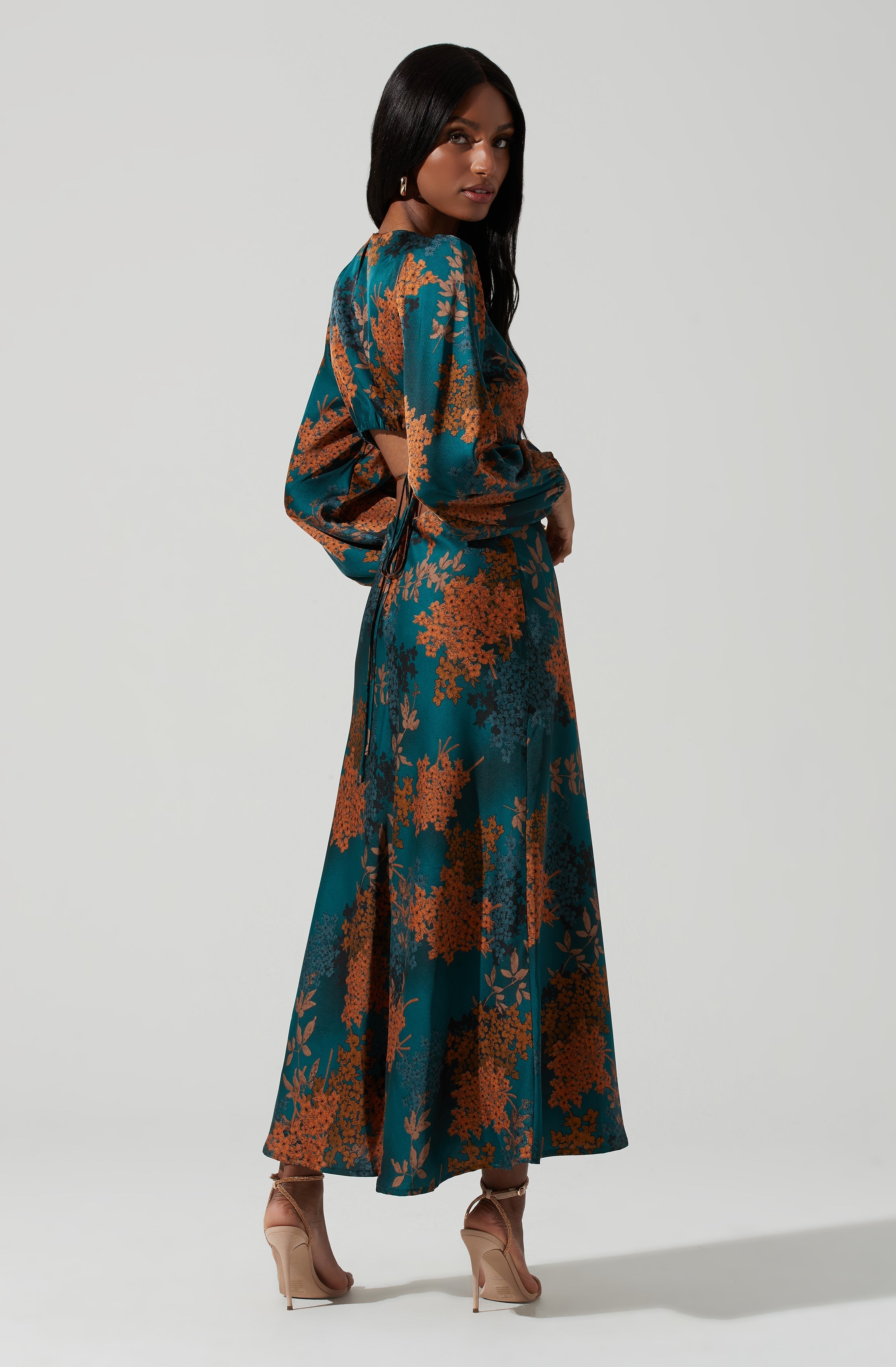 Blue Split Neck Flare Dress - This dress is ideal for a summer brunch.