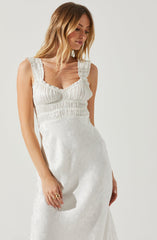 Sweetheart Neck Flare Dress - Keep the spotlight on you throughout the party, with this gorgeous piece. It comes with a sweetheart neckline that highlights its curves.