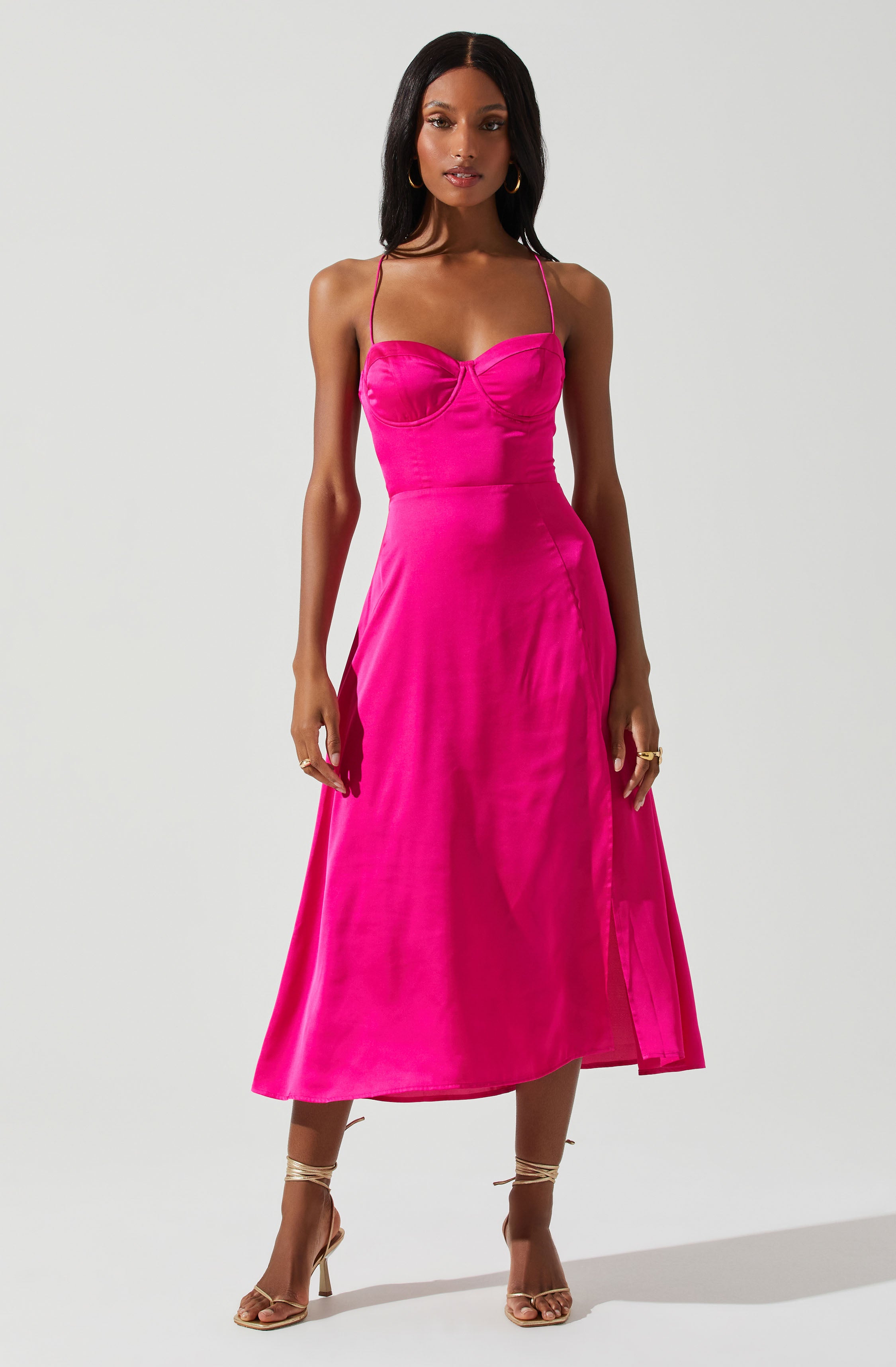 Sweetheart Neck Sheath Dress - This dress offers all the glitz and glamor you'll ever need for those party nights. It features an enticing sweetheart neckline. Put together an elegant look, wearing this dress with a pair of pumps and accessorizing with a shoulder bag.