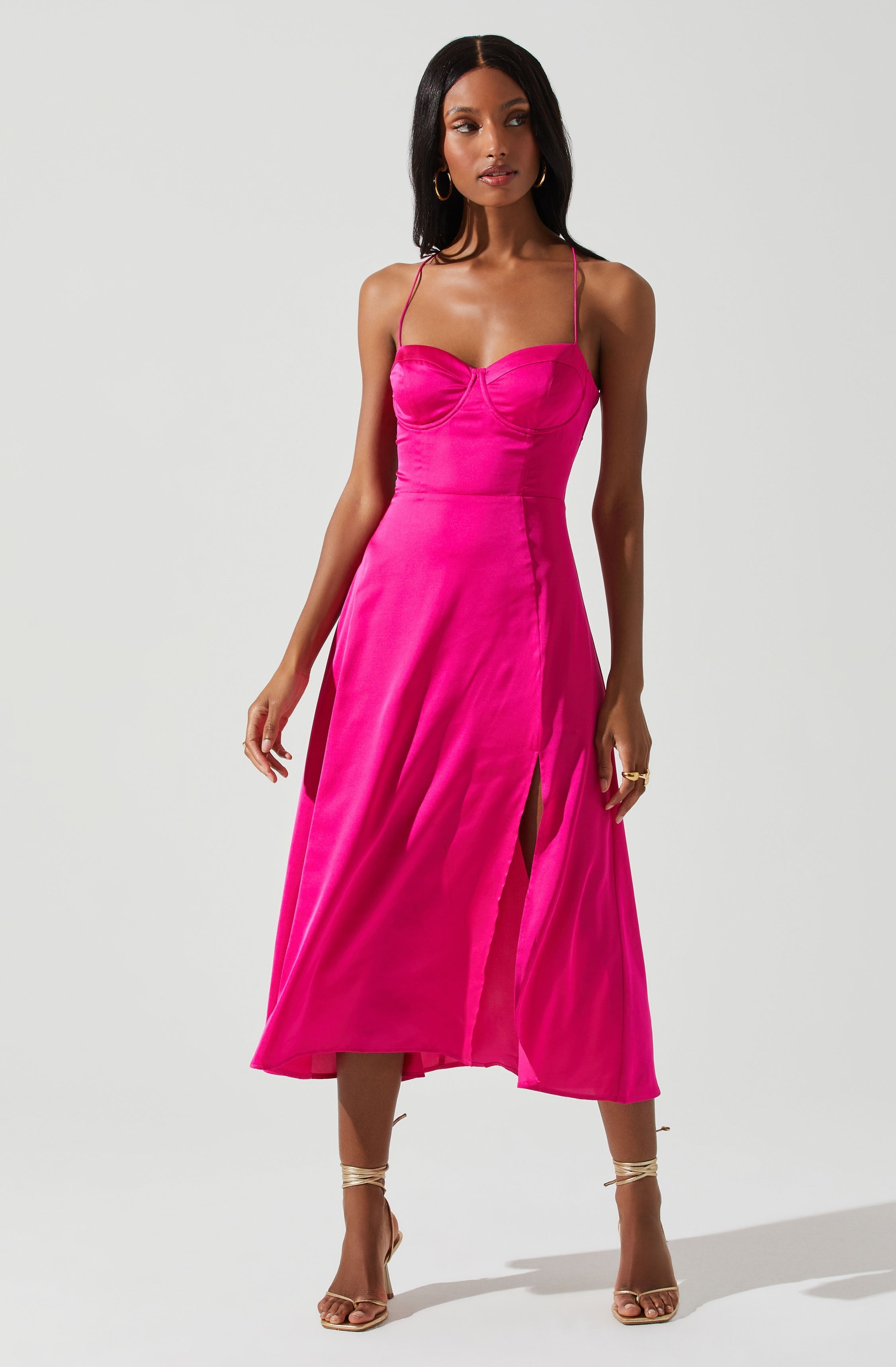 Sweetheart Neck Sheath Dress - This dress offers all the glitz and glamor you'll ever need for those party nights. It features an enticing sweetheart neckline. Put together an elegant look, wearing this dress with a pair of pumps and accessorizing with a shoulder bag.