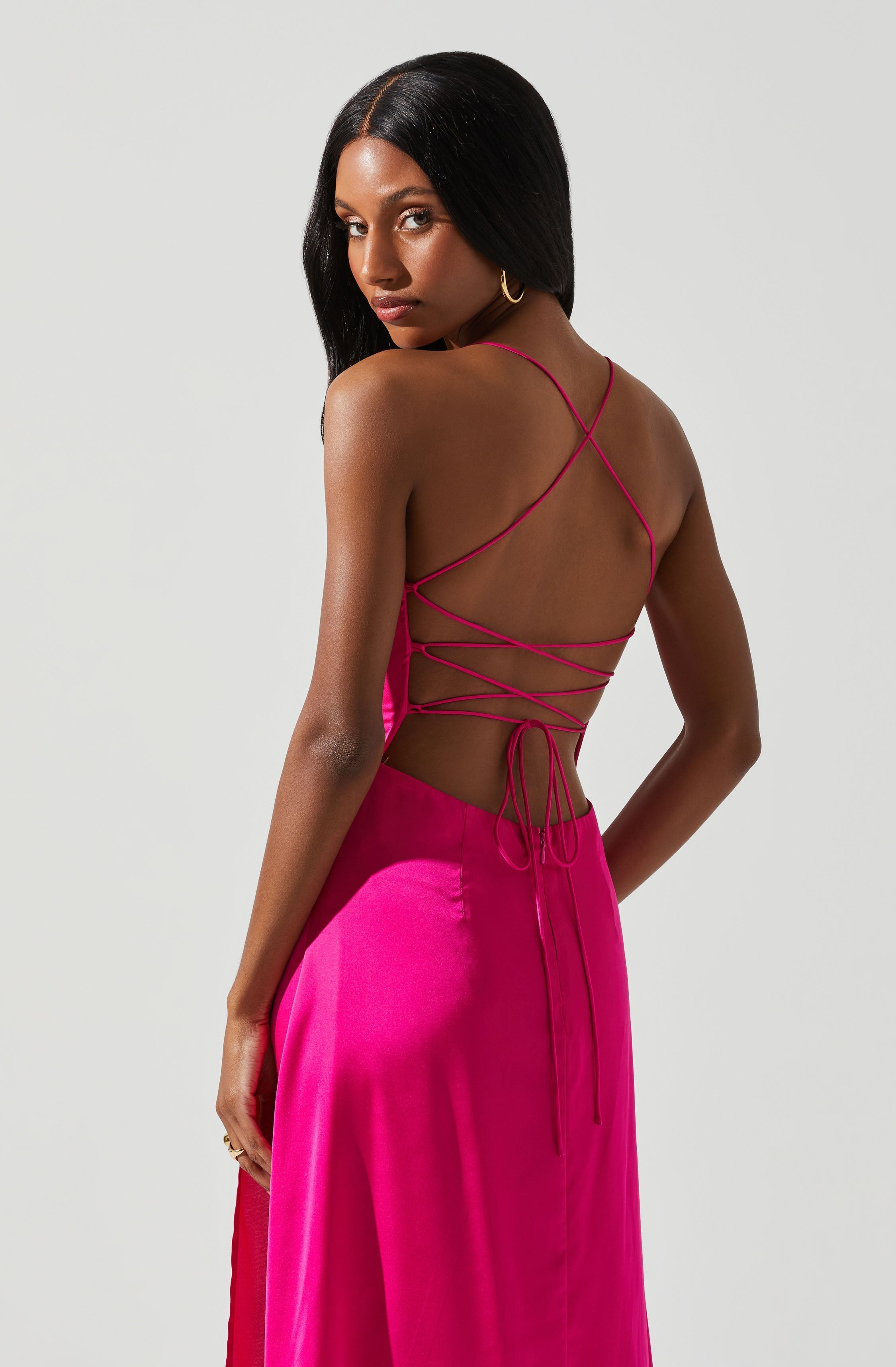 Sweetheart Neck Sheath Dress - This dress offers all the glitz and glamor you'll ever need for those party nights. It features an enticing sweetheart neckline. Put together an elegant look, wearing this dress with a pair of pumps and accessorizing with a shoulder bag.