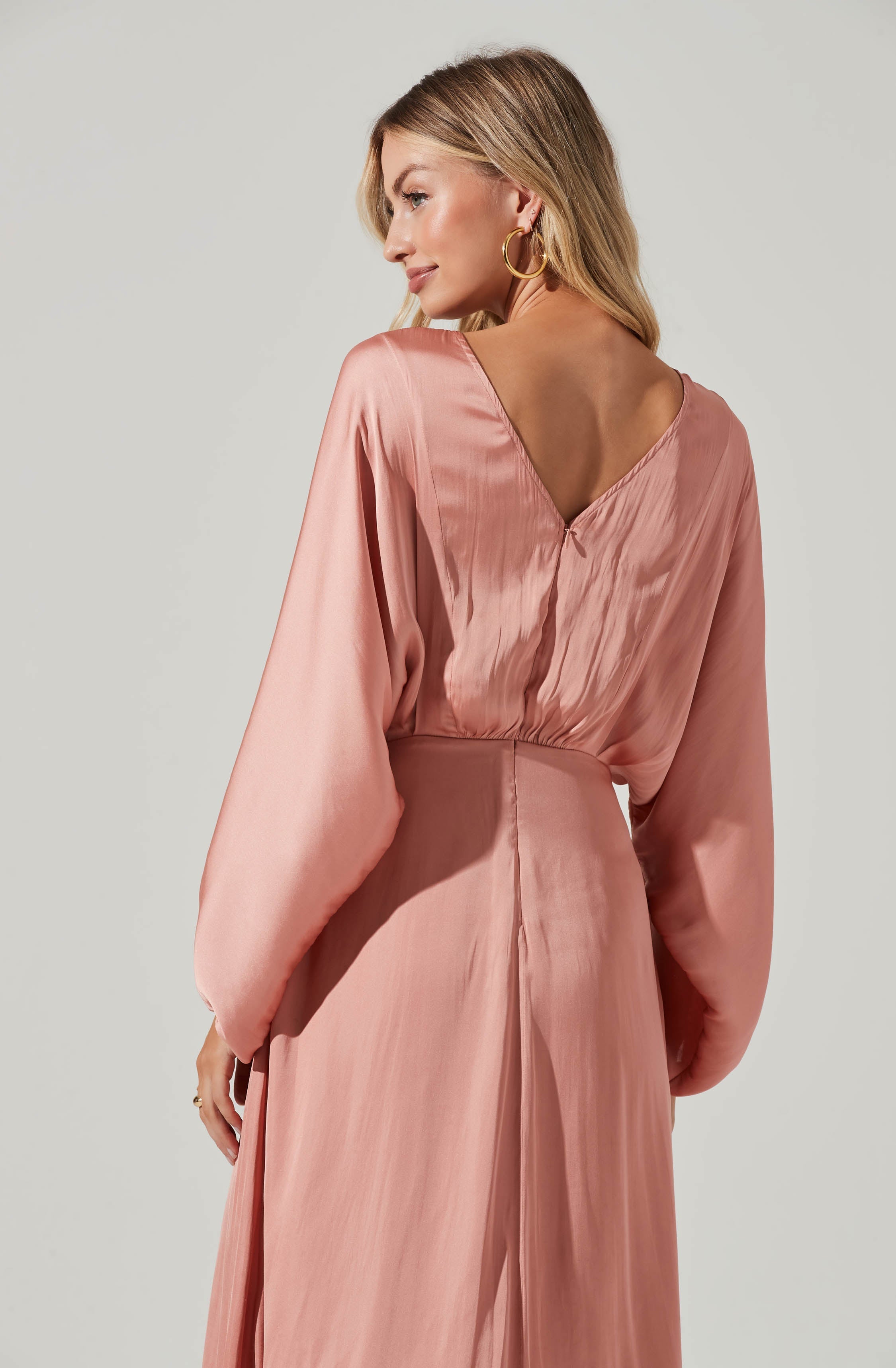 Long Sleeve Mermaid Dress - This dress is ideal for a summer brunch. It emphasizes a round neckline. This dress goes really well with a pair of ankle strap stilettos.