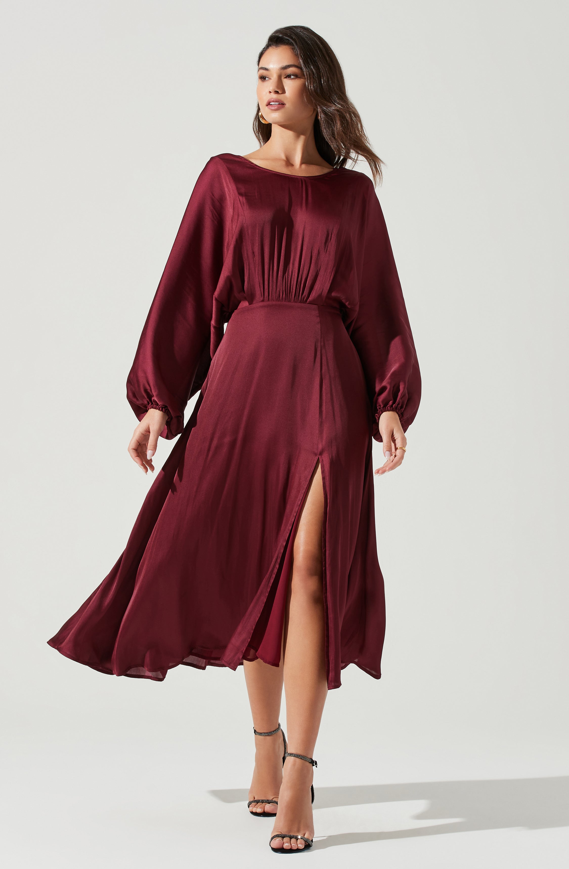 Red V-Neck Flare Dress - This dress is ideal for a summer brunch. It features a refined V-neck.