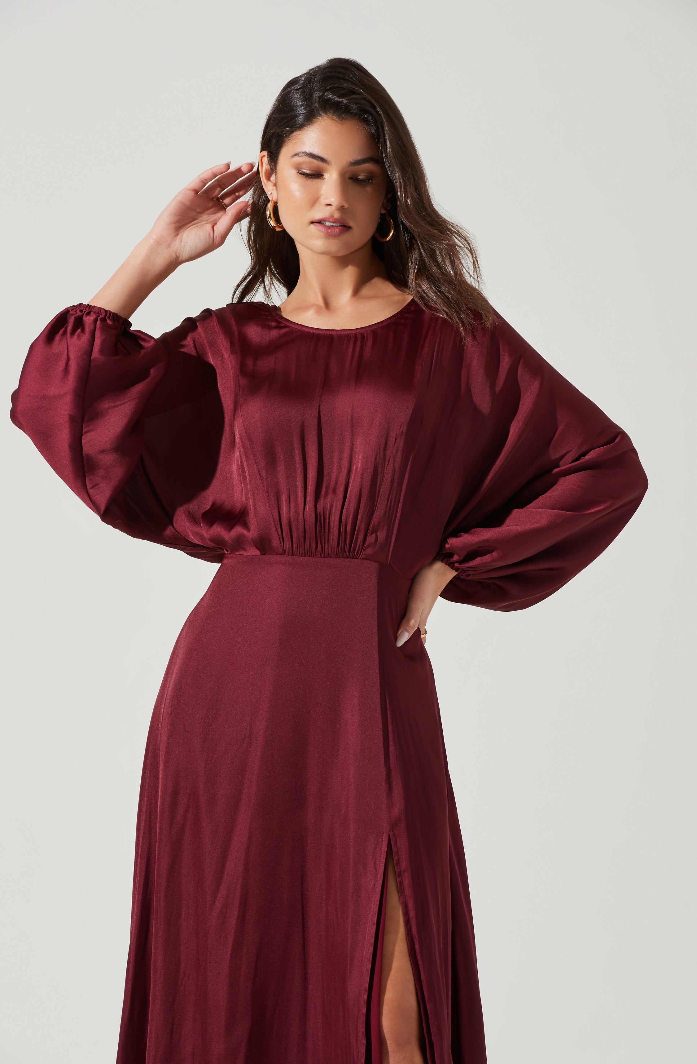 Red V-Neck Flare Dress - This dress is ideal for a summer brunch. It features a refined V-neck.