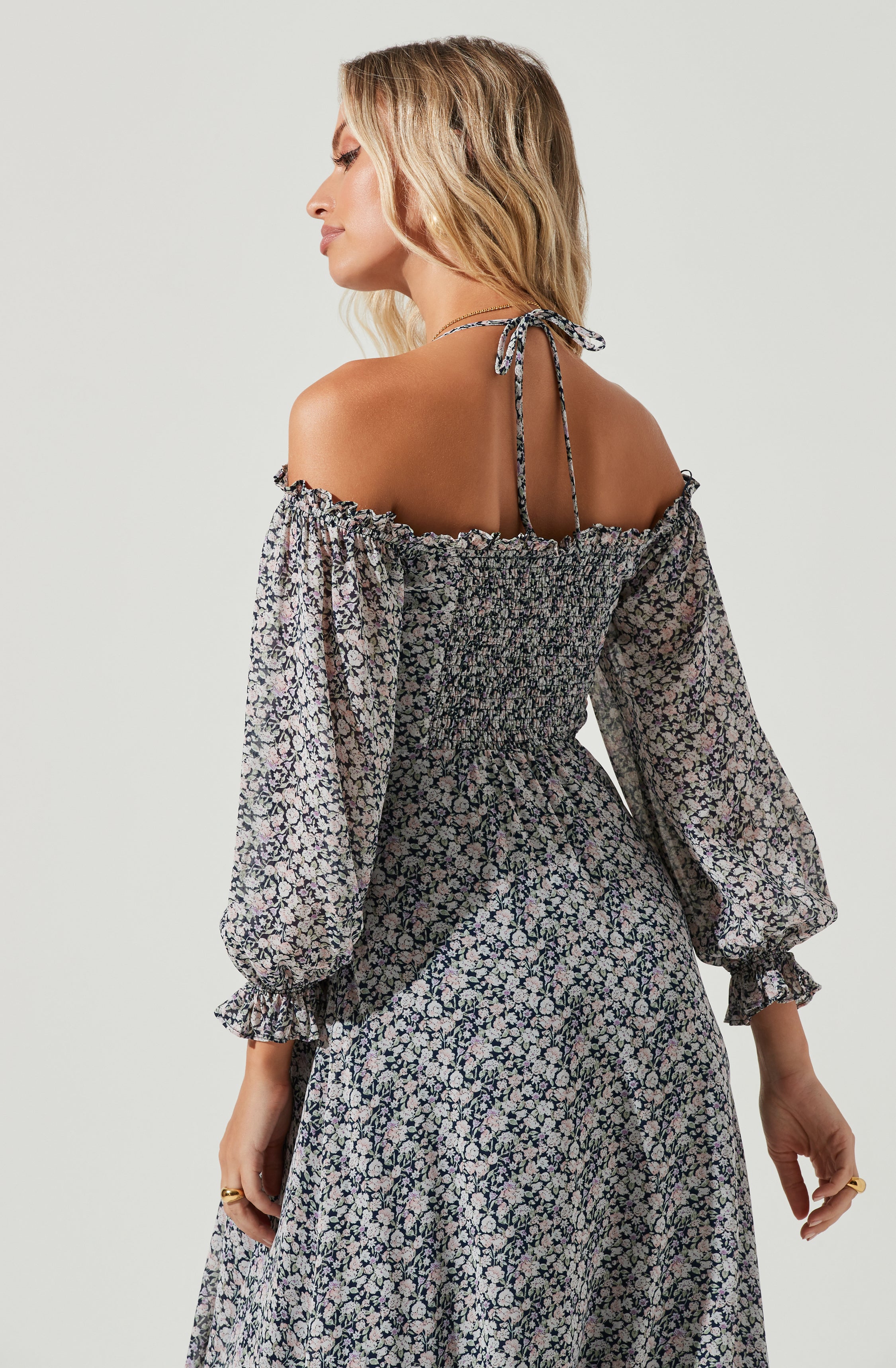 White Flare Dress - This retro dress is just what you need to add a bit of color to your wardrobe. It comes with an entrancing off-shoulder neckline.