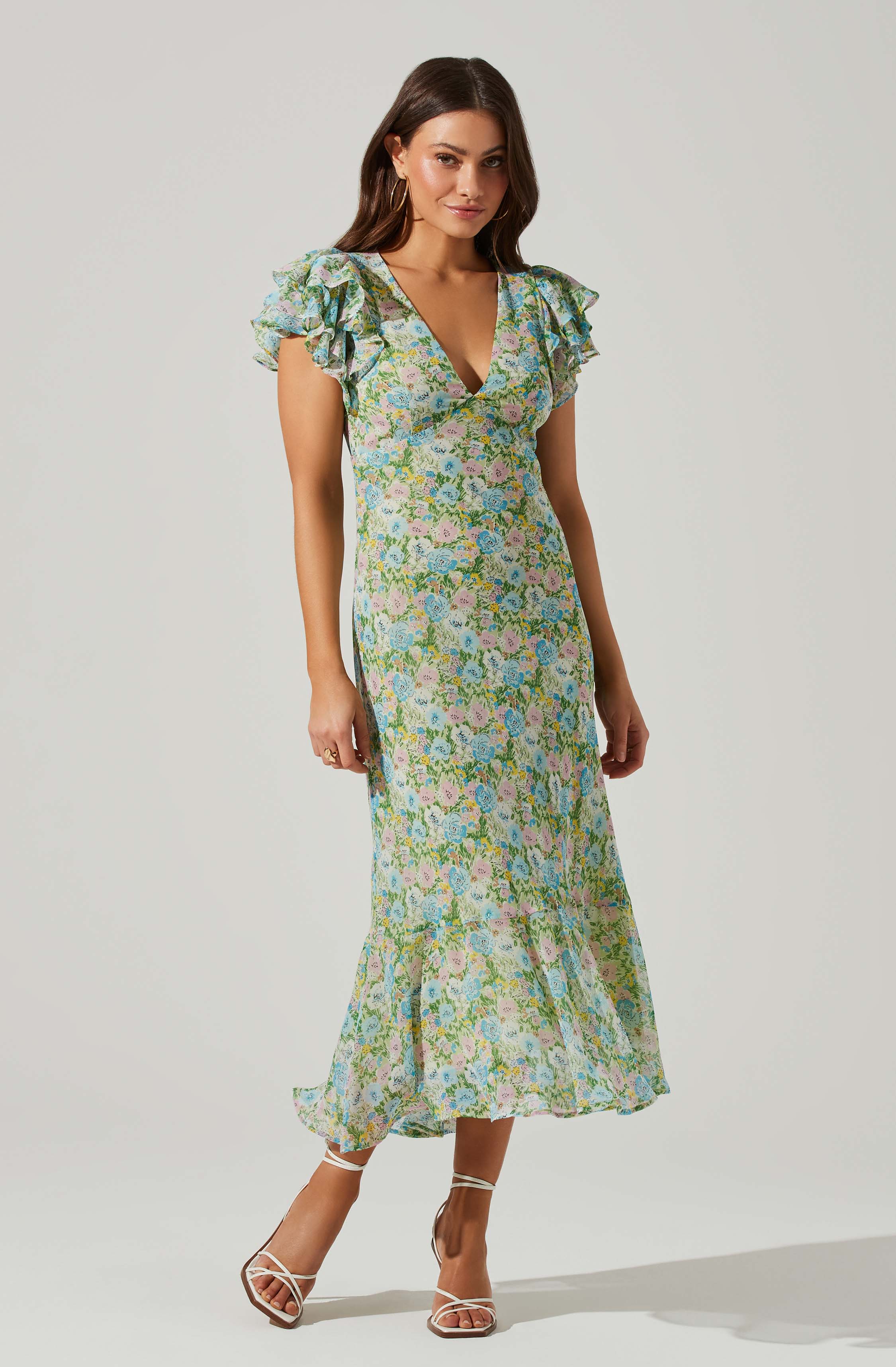 Shorts Sleeve Sheath Dress - Sheath dresses are great, but this retro sheath is beyond cool. It flaunts a round neckline. Team this one with a scarf and a bucket bag for a trendy look.