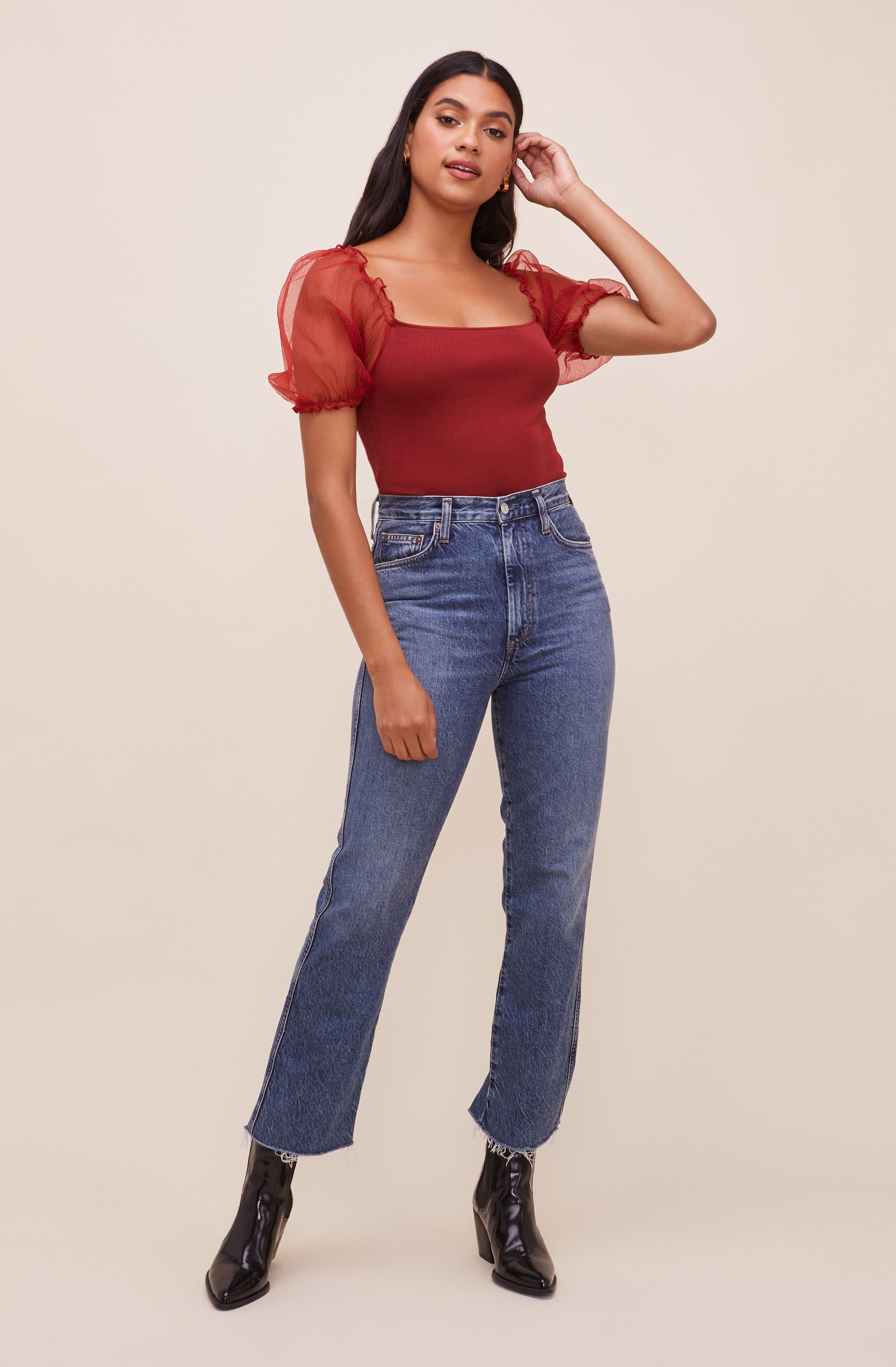 Square Neck Blouse - This is an outfit that easily goes from morning coffee to post-work happy hour. It has a modish square neck. Team it up with a tight skirt for a daytime date look.
