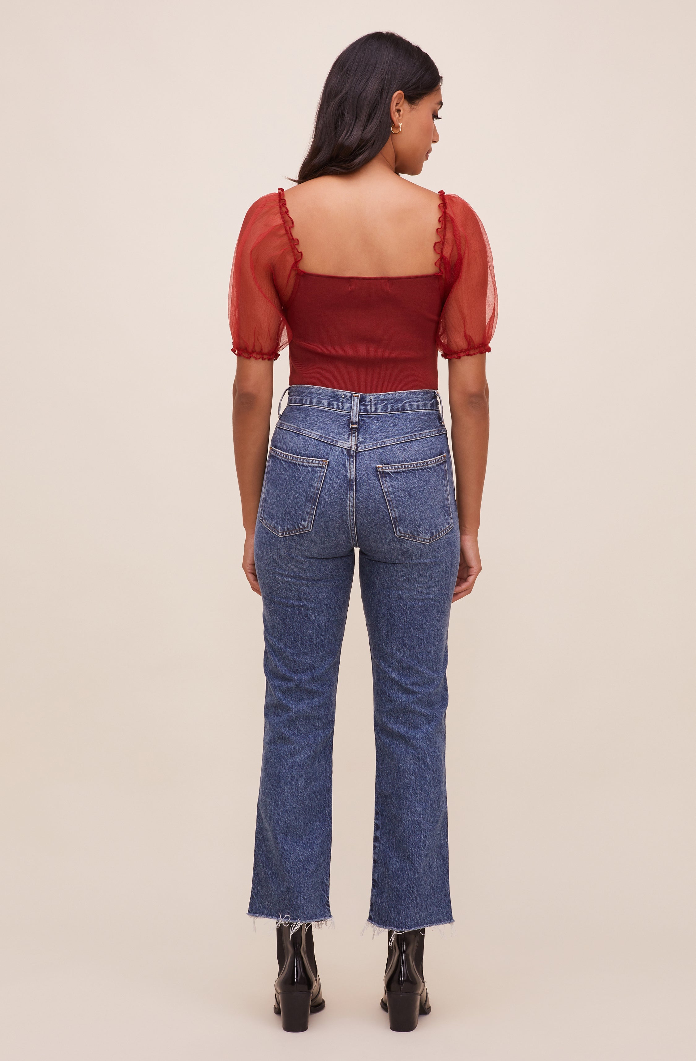 Square Neck Blouse - This is an outfit that easily goes from morning coffee to post-work happy hour. It has a modish square neck. Team it up with a tight skirt for a daytime date look.