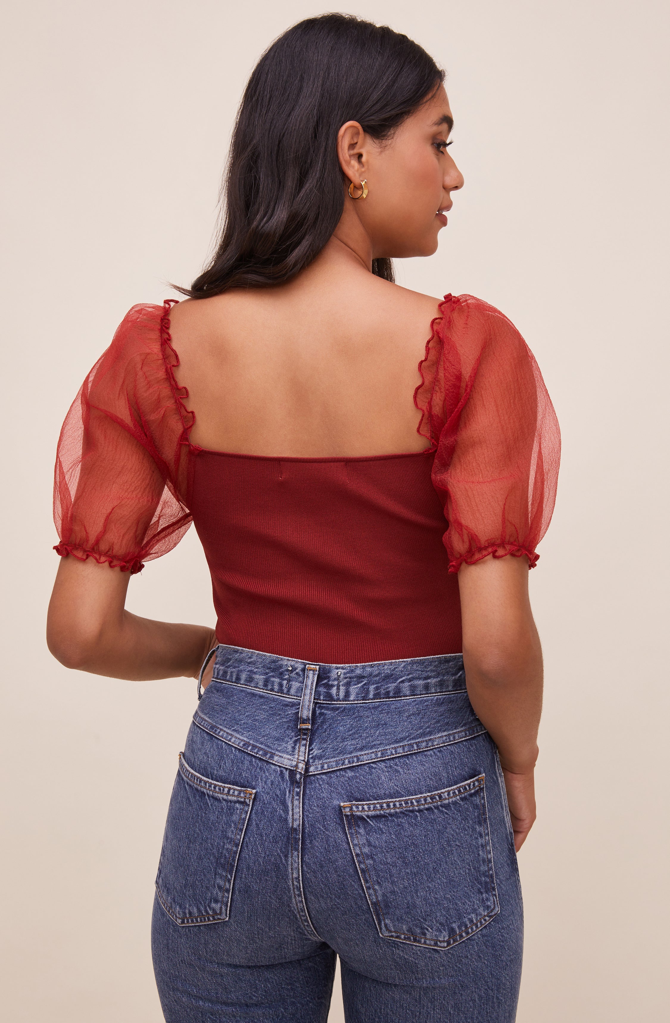 Square Neck Blouse - This is an outfit that easily goes from morning coffee to post-work happy hour. It has a modish square neck. Team it up with a tight skirt for a daytime date look.