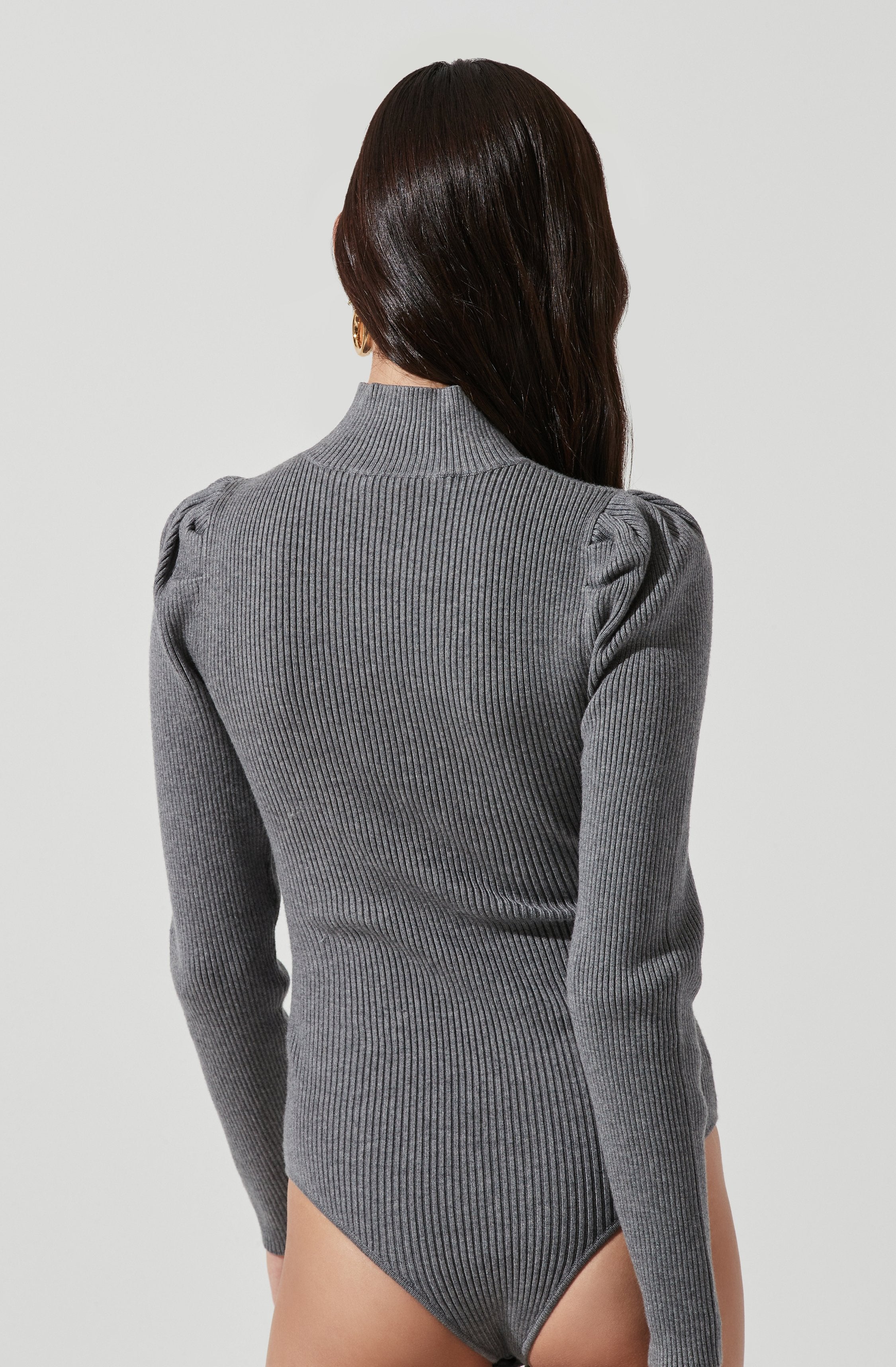 Grey Scoop Neck Sweater - This piece is uber stylish and comfortable. It features an appealing scoop neck. The textured pattern is also extremely flattering. Style it with a pair of ripped denims and running shoes for a casual look.