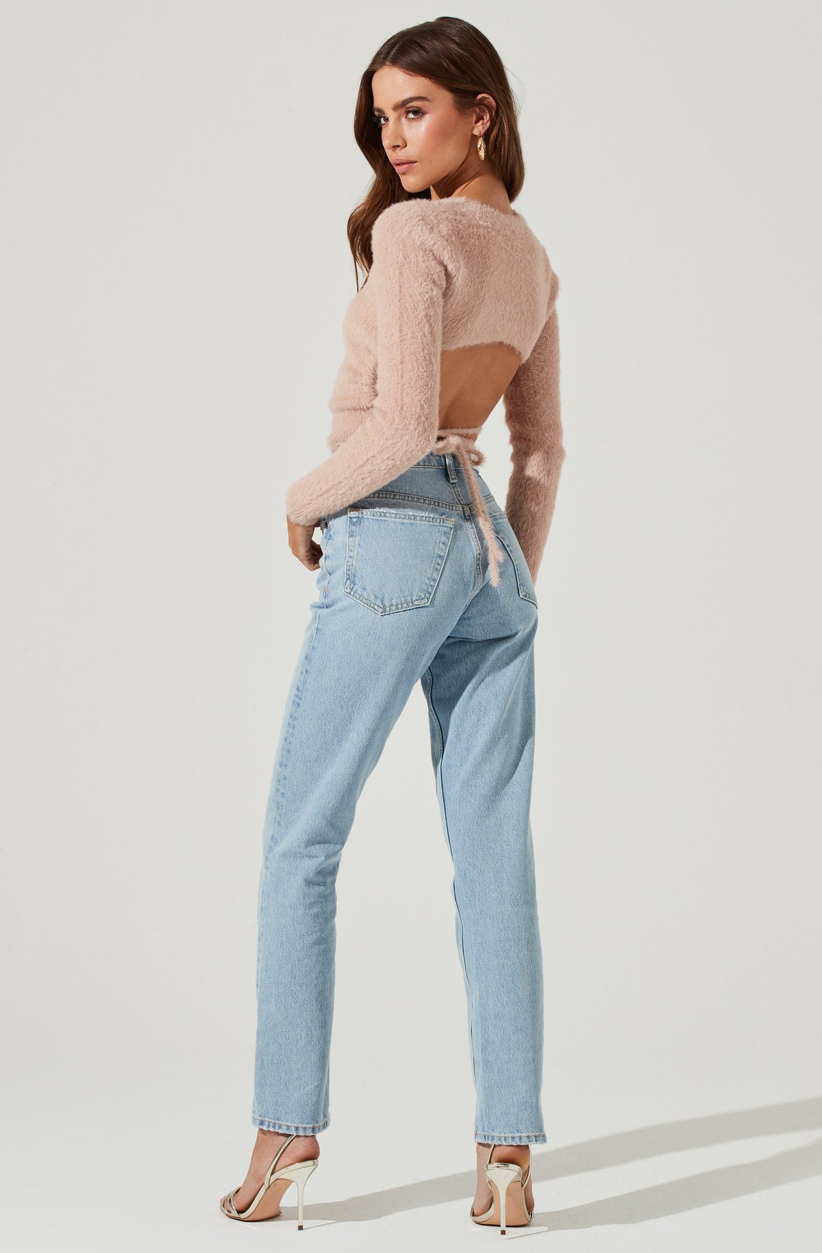 Long Sleeve Textured Sweater - This piece is an excellent casual topwear option. It lays emphasis on a simple crew neck. It also features a textured pattern that goes great with the overall look. Pull off an uber-trendy look by styling this with a pair of joggers and running shoes.
