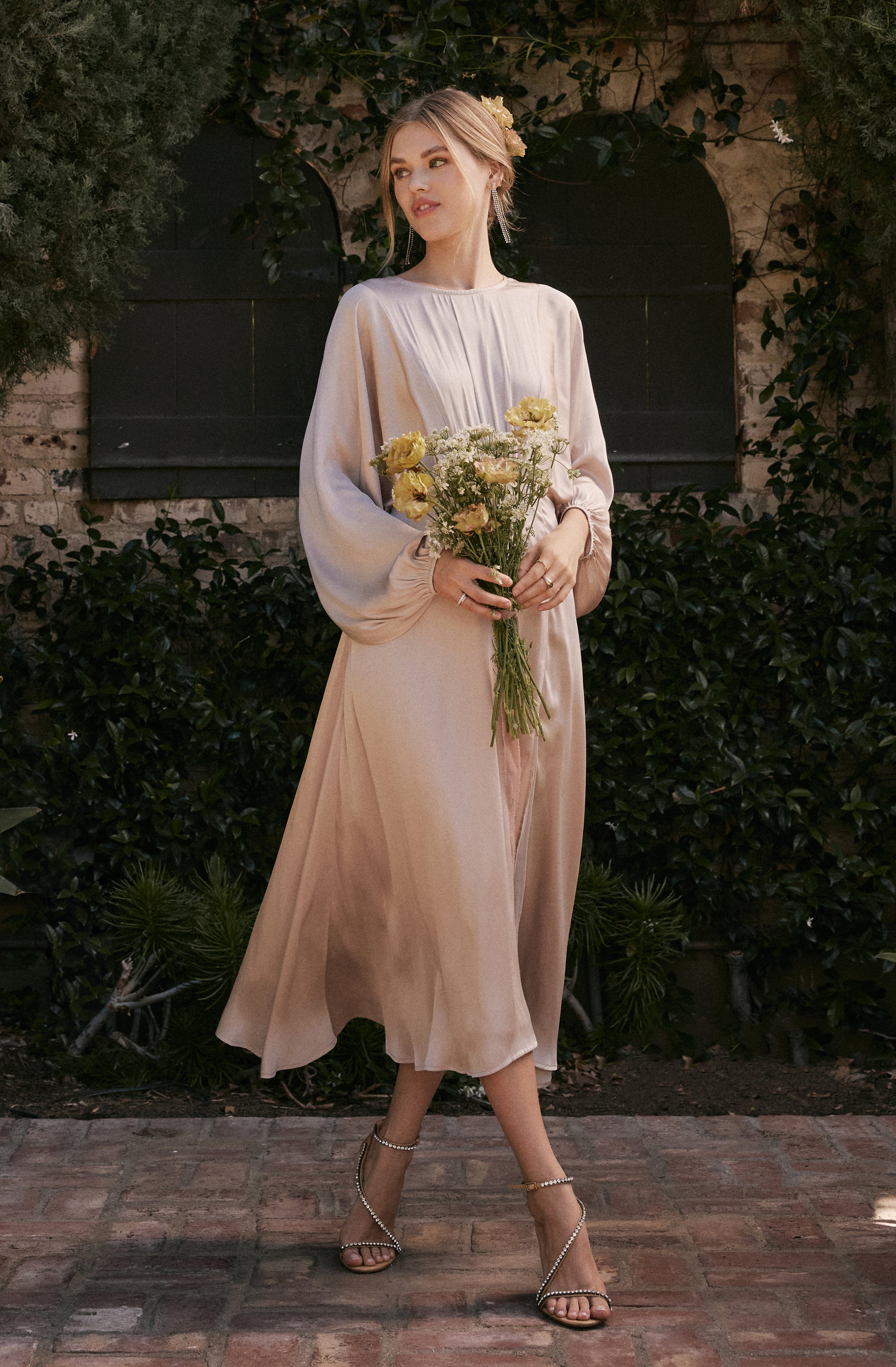 Long Sleeve Flare Dress - This dress is surely one of the more fashion forward options for your wardrobe. It comes with a slender highneck.
